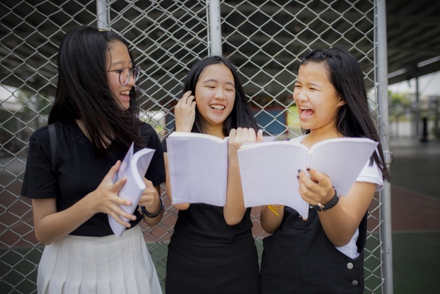 Students reading together